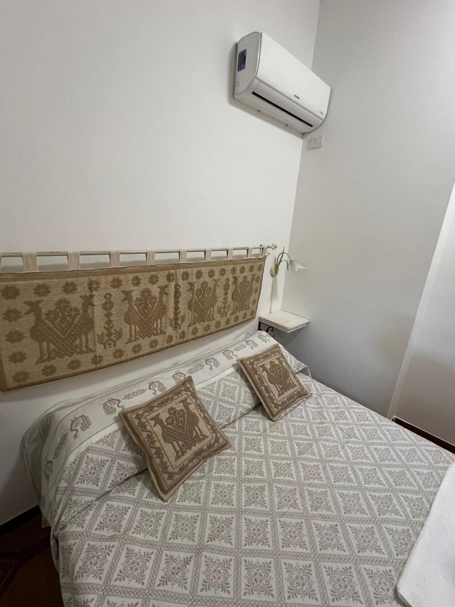 B&B Via Dei Mille Castelsardo Exterior photo